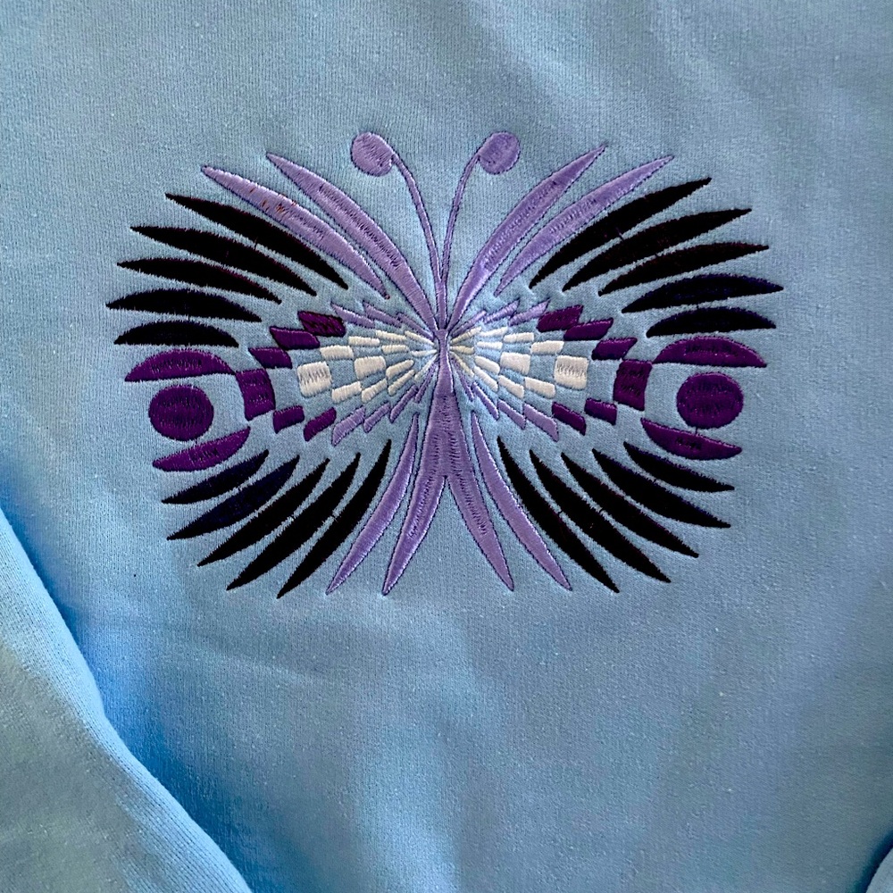 Crop Circle Embroidered Sweatshirt